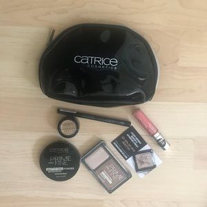 NIB. Gym Bag Essentials Makeup Kit (Full Sized)